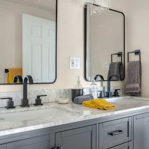 Freddy & Rosie's Shared Bathroom